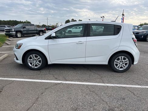 Used 2020 Chevrolet Sonic LT image 2