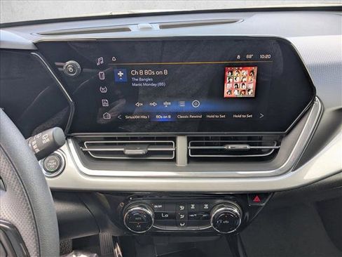 New 2026 Chevrolet Trax LT image 12