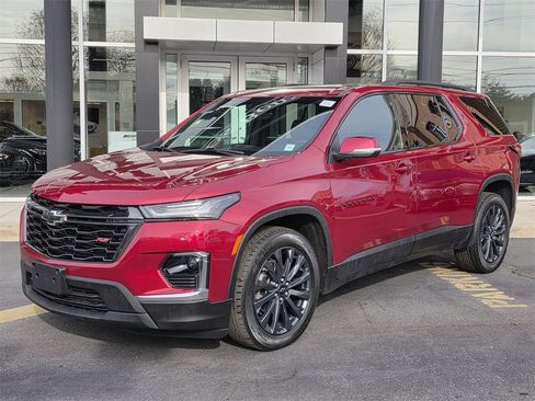 Used 2022 Chevrolet Traverse RS image 5