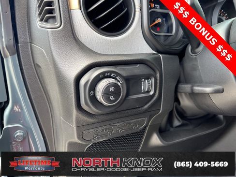 New 2025 Jeep Gladiator Sport image 7