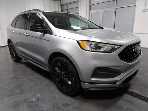 Used 2024 Ford Edge SE w/ Black Appearance Package AWD/4WD image 2