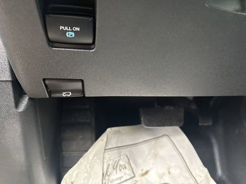 Certified 2024 Ford Bronco Black Diamond image 19