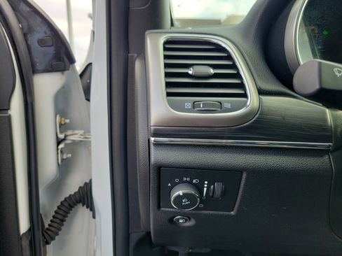 Used 2020 Jeep Grand Cherokee Limited image 20