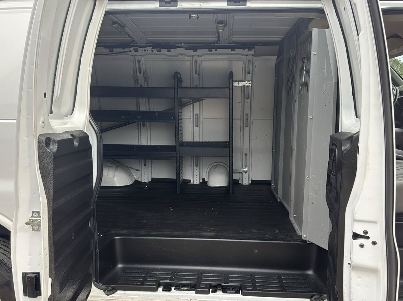 Used 2023 Chevrolet Express 2500 w/ Driver Convenience Package RWD image 21
