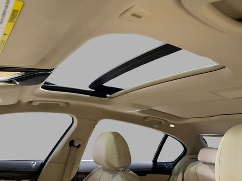 Used 2018 BMW 740i image 41