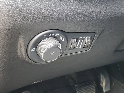 Used 2022 Jeep Compass Latitude AWD/4WD image 8