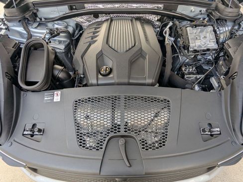 Certified 2026 Porsche Macan AWD/4WD image 28