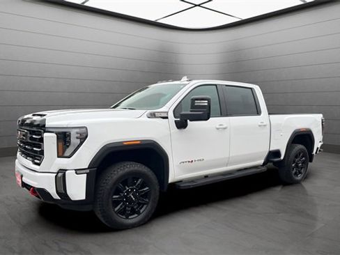 Used 2024 GMC Sierra 2500 AT4 w/ AT4 Preferred Package image 5