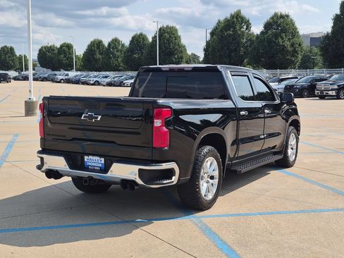 Used 2021 Chevrolet Silverado 1500 LTZ w/ LTZ Premium Package AWD/4WD image 6