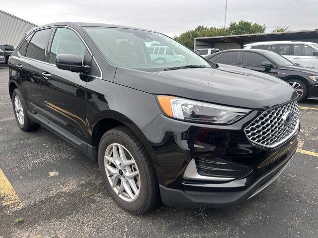 Used 2024 Ford Edge SEL AWD/4WD image 2