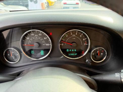 Used 2015 Jeep Wrangler Sahara AWD/4WD image 19