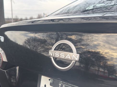 Used 2025 Nissan Versa SV w/ Trunk Package image 13