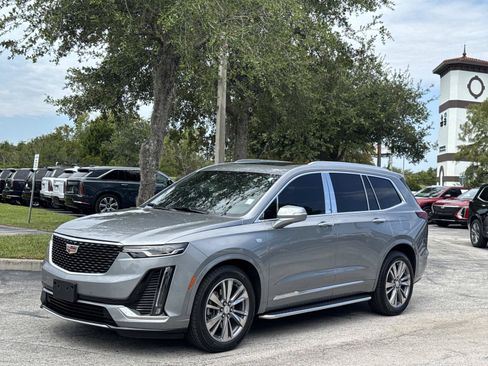 Used 2025 Cadillac XT6 Premium Luxury FWD image 1
