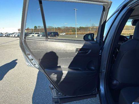 Used 2023 Toyota Corolla Cross LE image 21