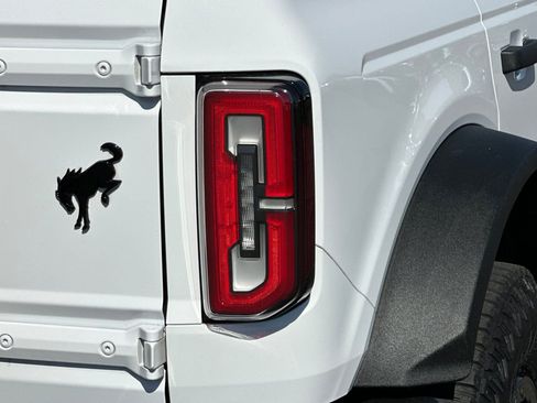 Used 2022 Ford Bronco Wildtrak AWD/4WD image 25
