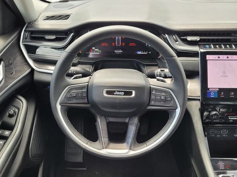 Used 2023 Jeep Grand Cherokee 4WD 4xe image 13