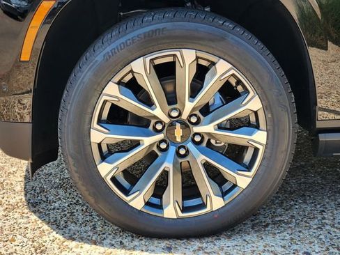 New 2026 Chevrolet Suburban High Country AWD/4WD image 9