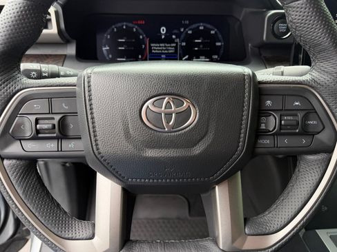 Used 2024 Toyota Tacoma Limited w/ Limited Package (LT) AWD/4WD image 11