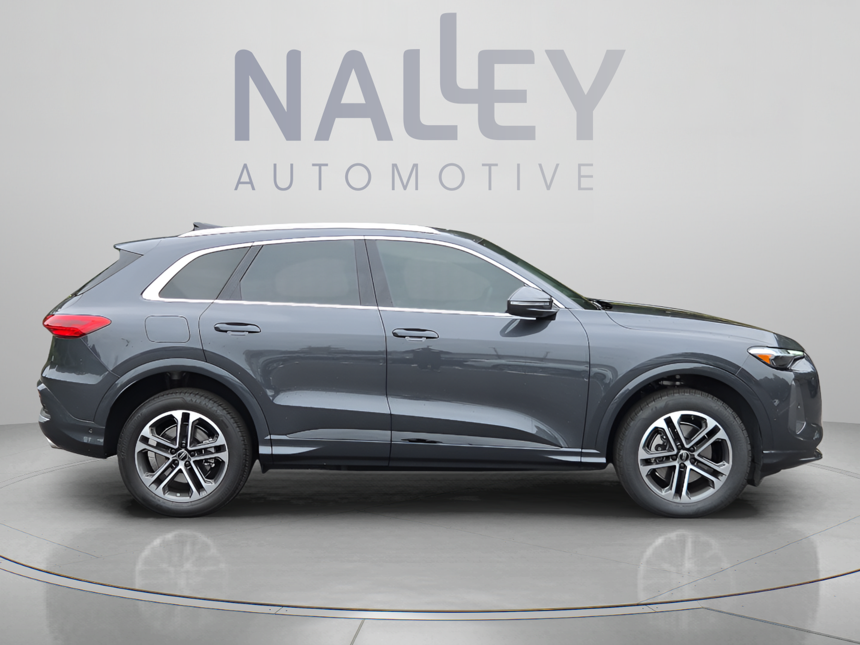 Used 2025 Audi Q5 Premium Plus AWD/4WD image 6