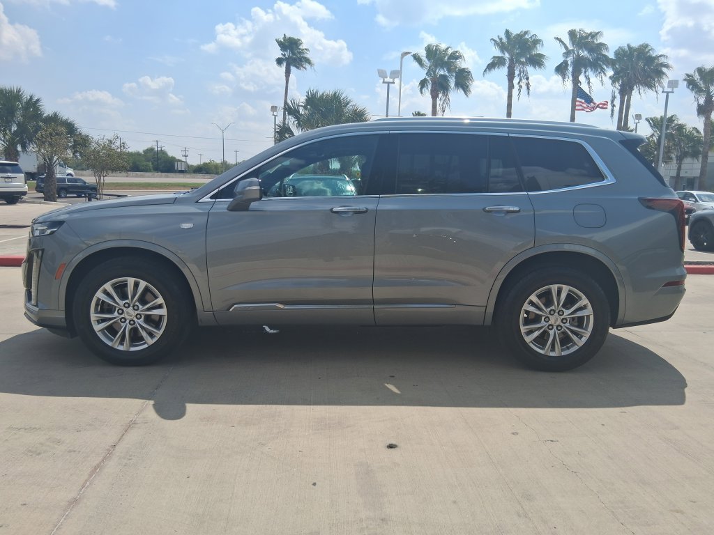 Used 2024 Cadillac XT6 Luxury w/ LPO, Floor Liner Package FWD image 3
