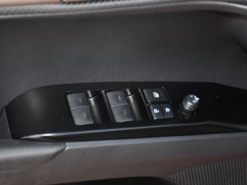 New 2026 Toyota Camry Hybrid FWD image 6