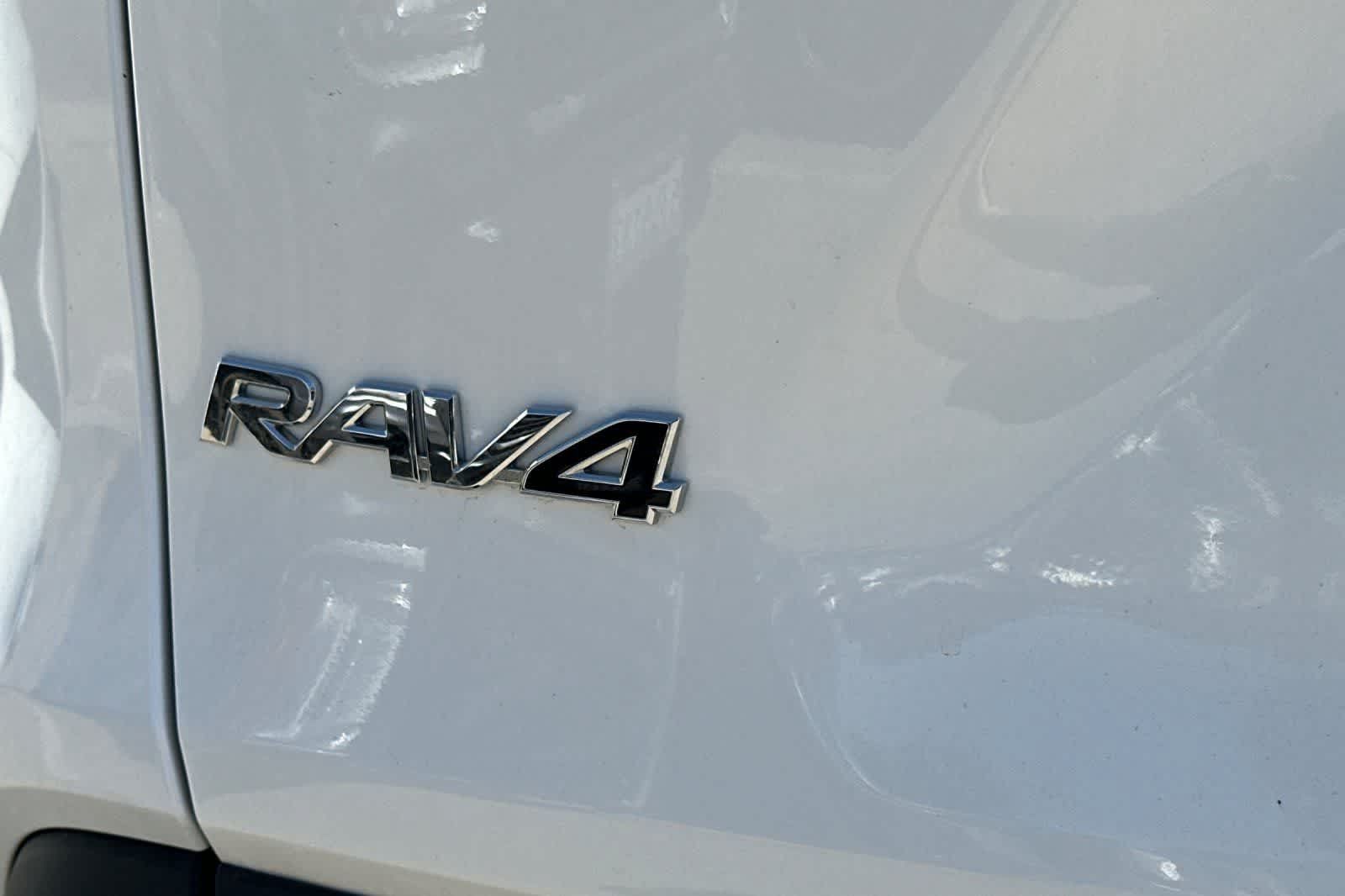 Used 2024 Toyota RAV4 XLE AWD/4WD image 13