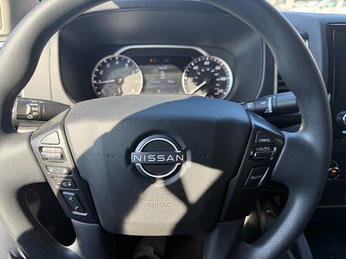 Used 2023 Nissan Frontier SV AWD/4WD image 25
