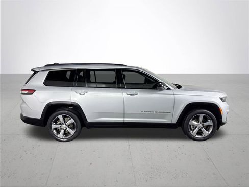 Used 2022 Jeep Grand Cherokee L Limited AWD/4WD image 5