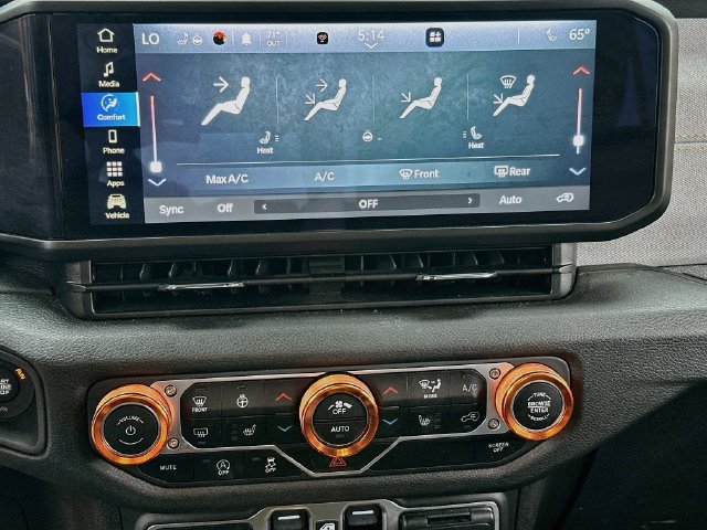 Used 2025 Jeep Wrangler Unlimited Sport AWD/4WD image 16