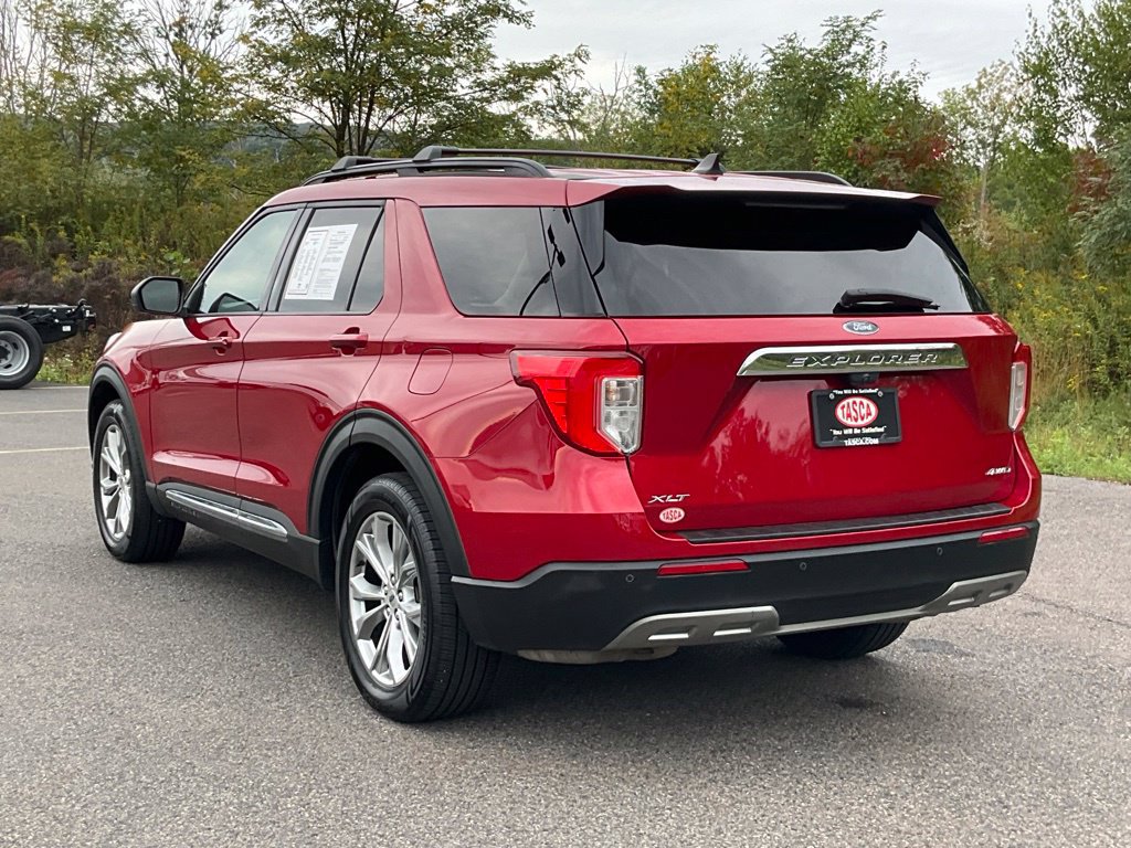Used 2021 Ford Explorer XLT w/ Equipment Group 202A AWD/4WD image 31