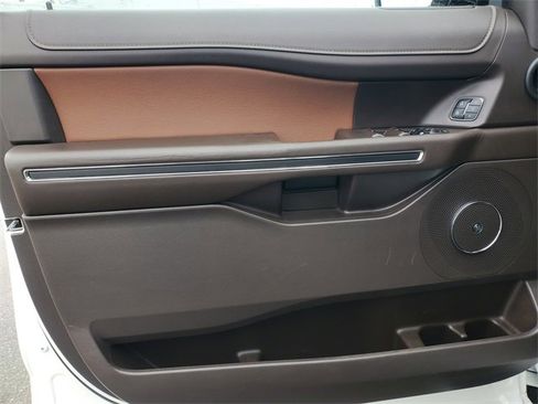 Used 2023 Ford Expedition Max King Ranch image 12