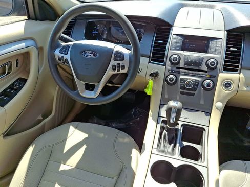 Used 2018 Ford Taurus SE FWD image 10