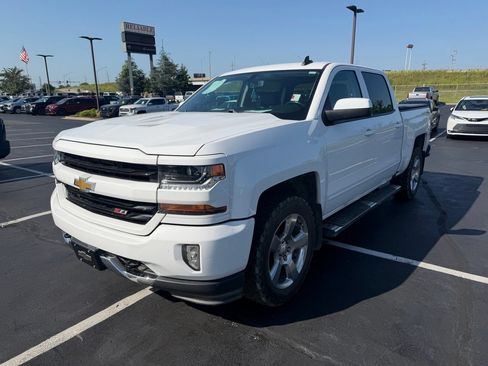 Used 2018 Chevrolet Silverado 1500 LT w/ Texas Edition AWD/4WD image 3