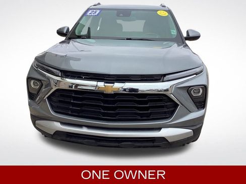 Used 2025 Chevrolet TrailBlazer LT image 3