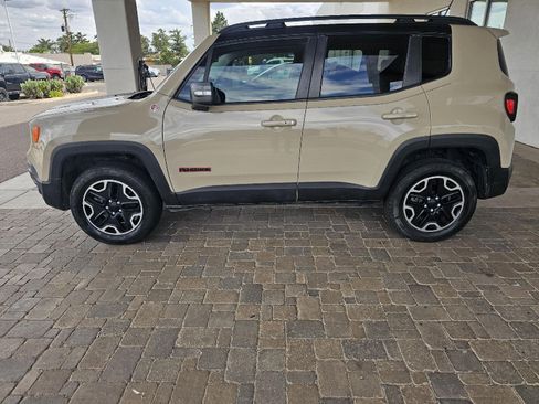 Used 2016 Jeep Renegade Trailhawk w/ Safety & Security Group image 3