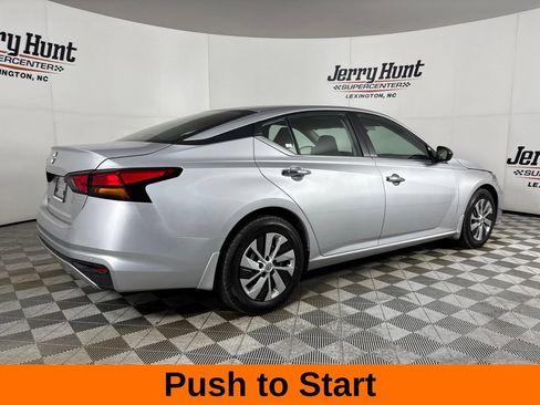 Used 2024 Nissan Altima 2.5 S FWD image 6