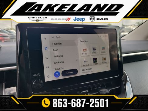 Used 2025 Toyota Corolla LE FWD image 21