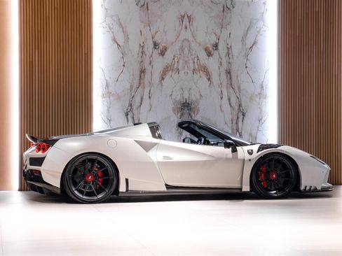 Used 2022 Ferrari F8 Tributo image 3