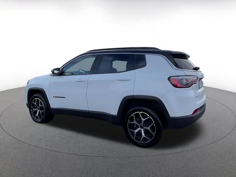 Used 2025 Jeep Compass Limited image 10