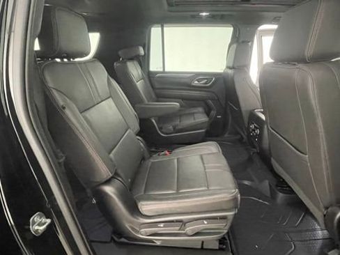 Used 2022 Chevrolet Suburban RST w/ Luxury Package image 50