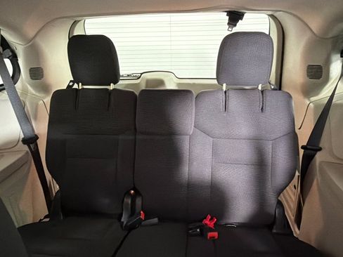 Used 2020 Dodge Grand Caravan SE FWD image 20