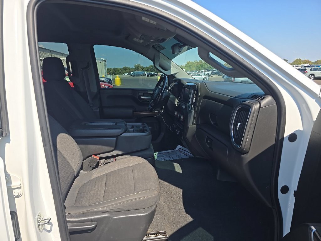 Used 2021 Chevrolet Silverado 1500 RST AWD/4WD image 3