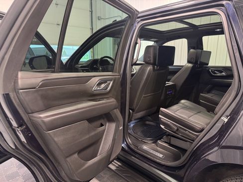 Used 2021 Chevrolet Tahoe RST w/ Luxury Package AWD/4WD image 14
