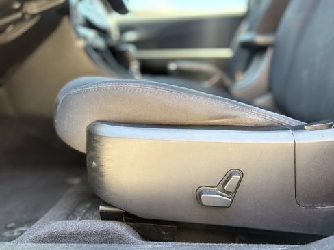 Used 2013 Chrysler 200 Touring FWD image 13