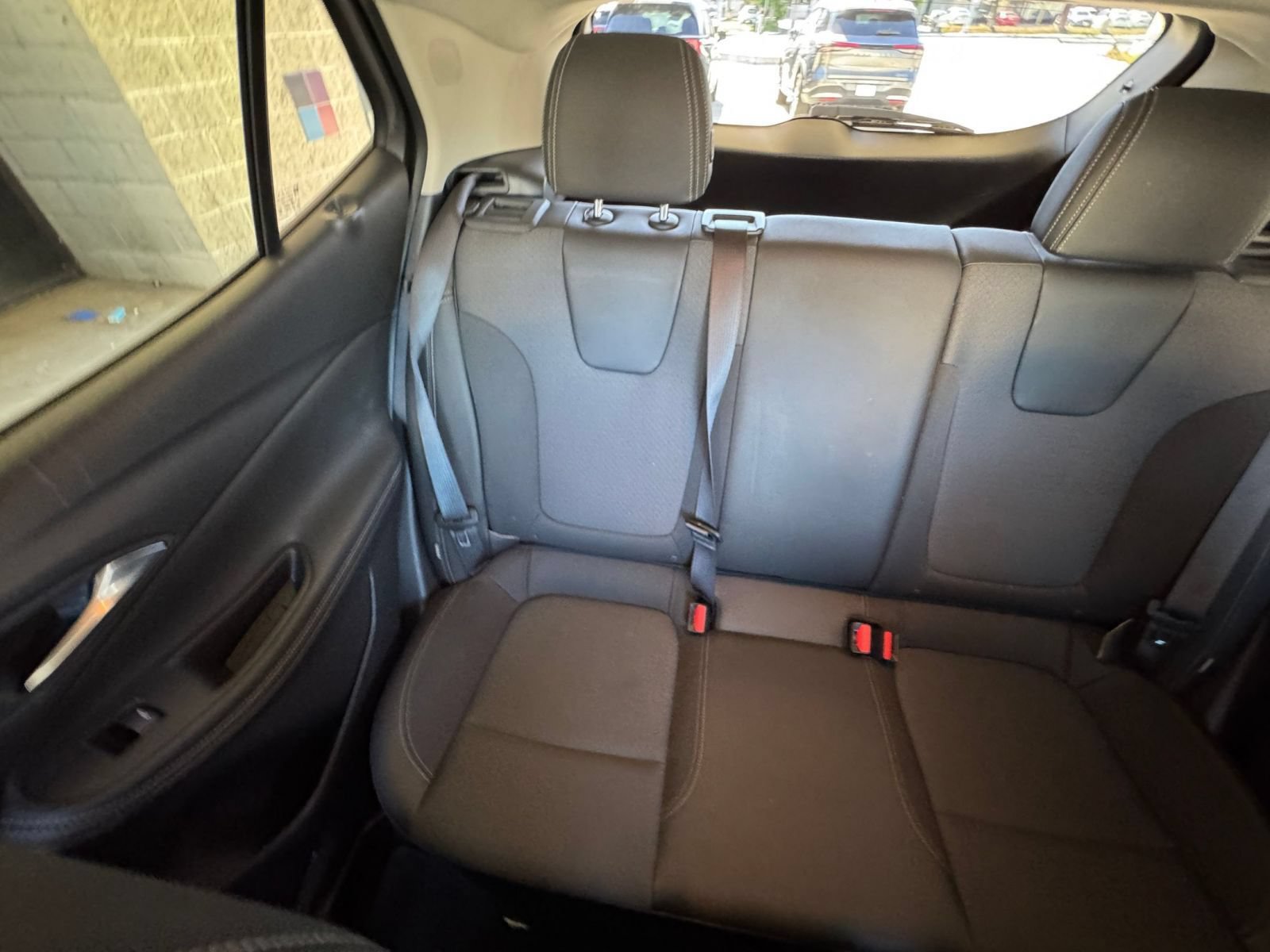 Used 2025 Buick Encore GX Preferred AWD/4WD image 38