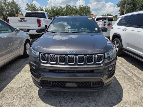 Used 2023 Jeep Compass Latitude AWD/4WD image 2