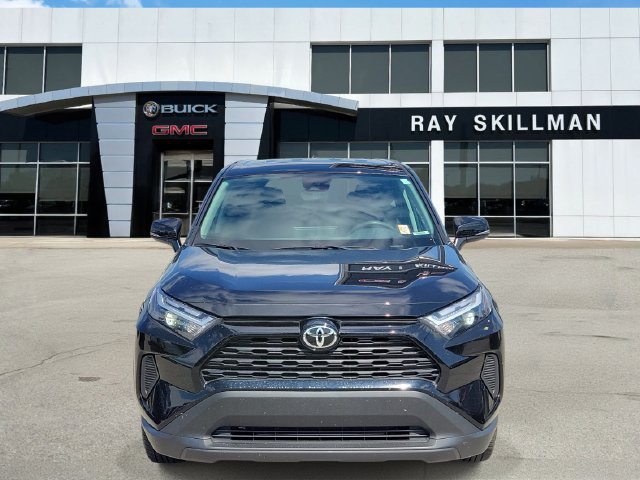 Used 2025 Toyota RAV4 LE AWD/4WD image 2