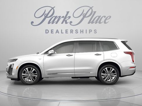 Used 2021 Cadillac XT6 Premium Luxury FWD image 2