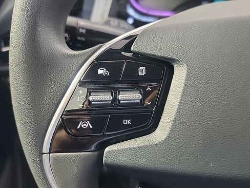 Used 2025 Kia Niro LX FWD image 25