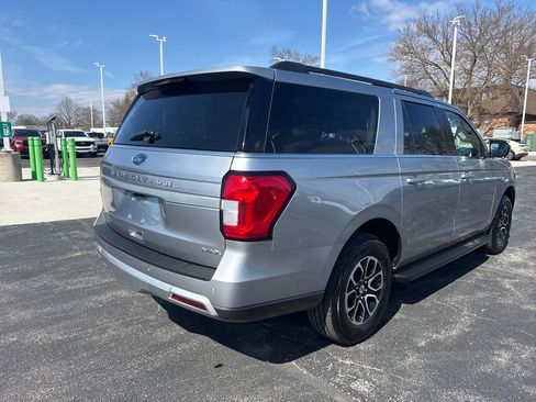 Used 2024 Ford Expedition Max XLT image 7